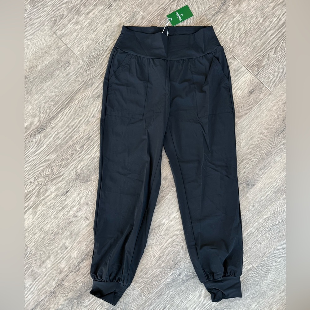 NWT Halara Black Athleisure joggers, size M